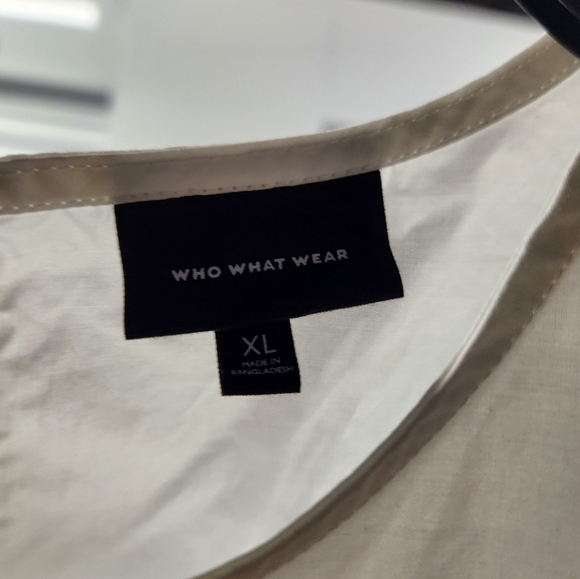 White Ruffle Mini - Picture 2 of 3